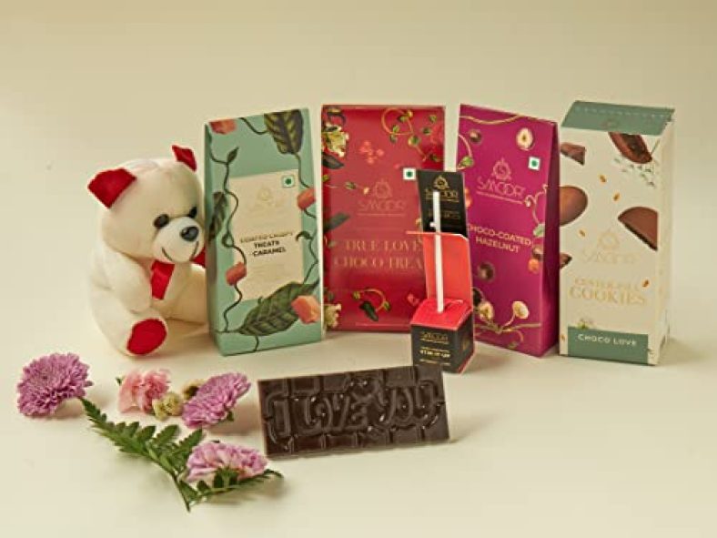 Smoor Gifting – I Love You Dark Chocolate Bar, Enrobed Chocolate Cookies, Hot Chocolate Honey Stir It Up, Coated Caramel Crispies & A Teddy Bear| Valentine’S Day Gifting | For Wife Husband Girlfriend Couple Boyfriend | Rose / Propose / Chocolate Day