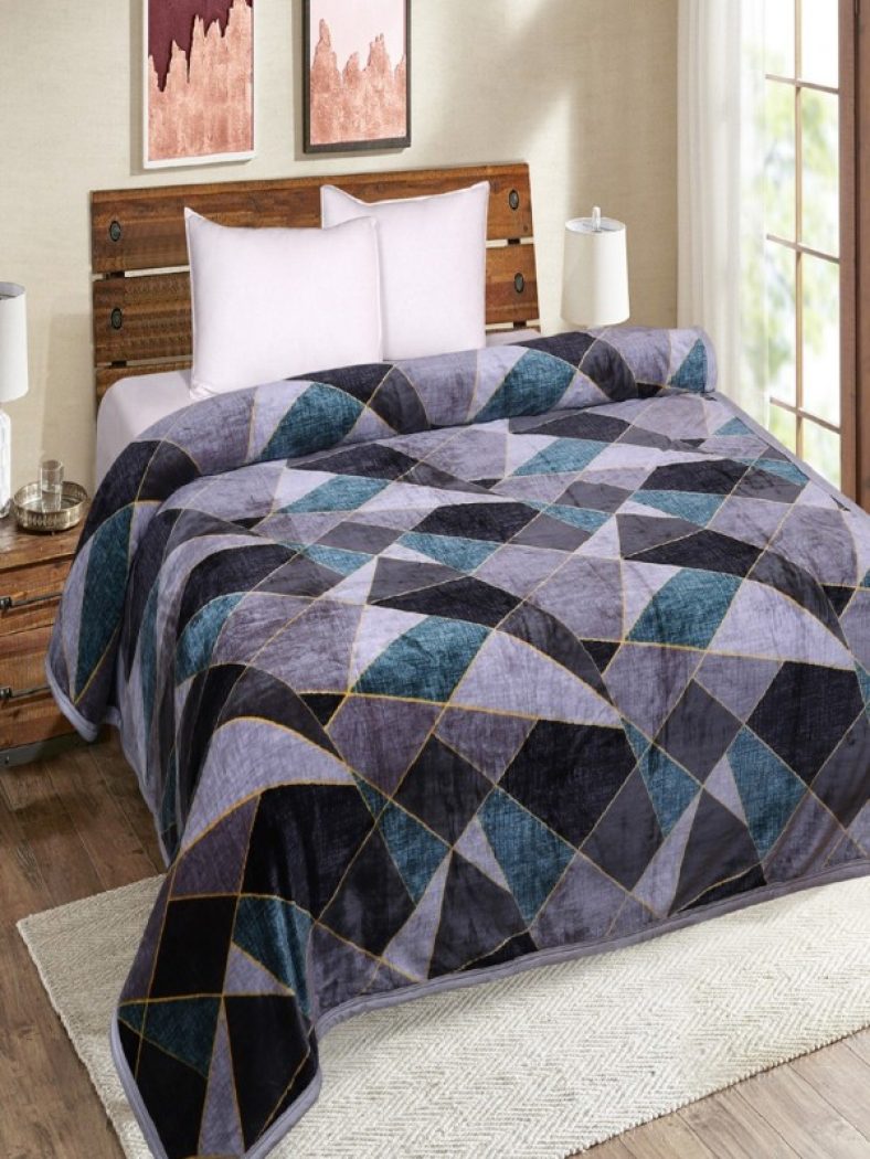 Signature Abstract Double Coral Blanket(Microfiber, Grey)